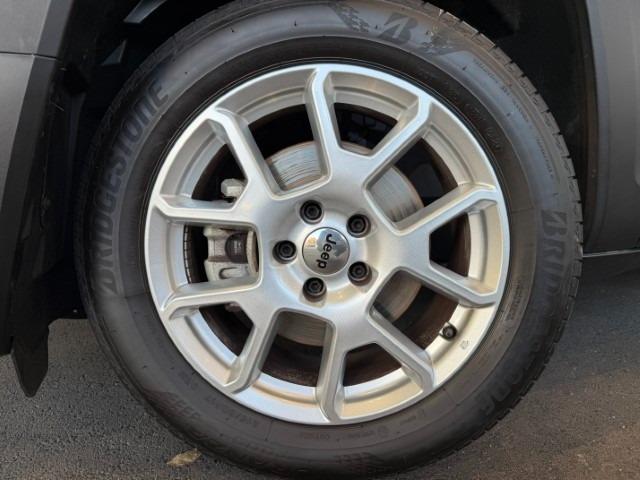 ジープ・レネゲード リミテッド 革シート ナビバックカメラ フルセグTVチューナー LEDヘッドライト 前後ドラレコ(26枚目)