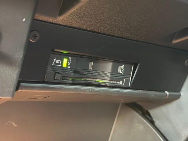 ジープ・レネゲード リミテッド 革シート ナビバックカメラ フルセグTVチューナー LEDヘッドライト 前後ドラレコ(37枚目)