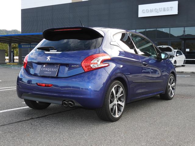 208 GT 6速マニュアル エアコン ETC 純正アルミホイール クリアランスセンサー クルーズコントロール パノラミックガラスルーフ(10枚目)