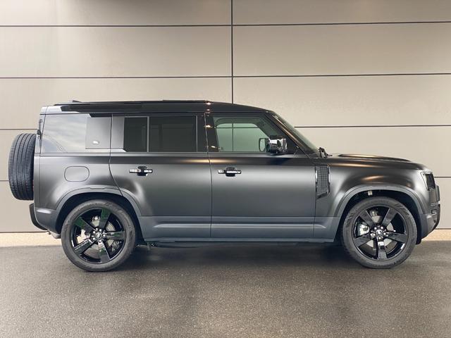 ディフェンダー 110イースナーダークエディション スライディングパノラミックルーフ 電子制御エアサスペンション 22AW ブライトエクステリアパック ヘッドアップディスプレイ プライバシーガラス マトリックスLEDヘッドランプ コールドクライメート(8枚目)