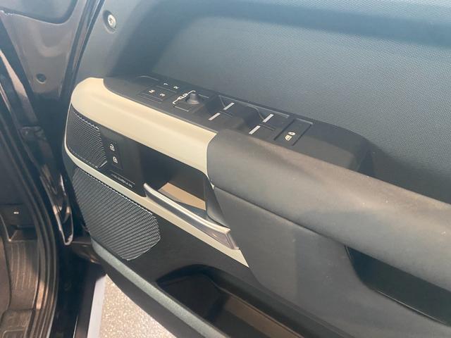 ディフェンダー 110イースナーダークエディション スライディングパノラミックルーフ 電子制御エアサスペンション 22AW ブライトエクステリアパック ヘッドアップディスプレイ プライバシーガラス マトリックスLEDヘッドランプ コールドクライメート(11枚目)