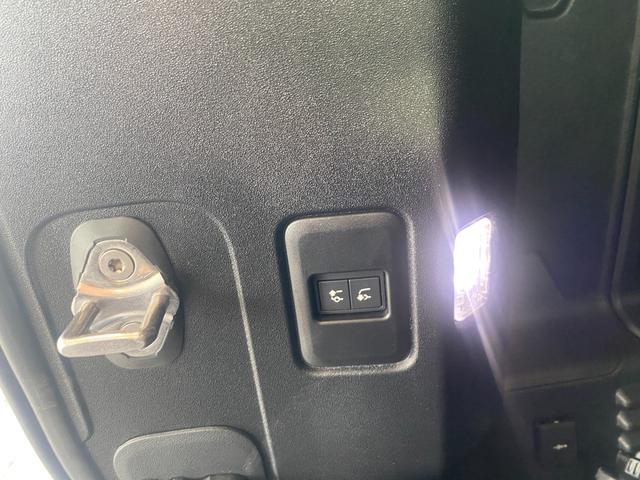 ディフェンダー 110イースナーダークエディション スライディングパノラミックルーフ 電子制御エアサスペンション 22AW ブライトエクステリアパック ヘッドアップディスプレイ プライバシーガラス マトリックスLEDヘッドランプ コールドクライメート(22枚目)