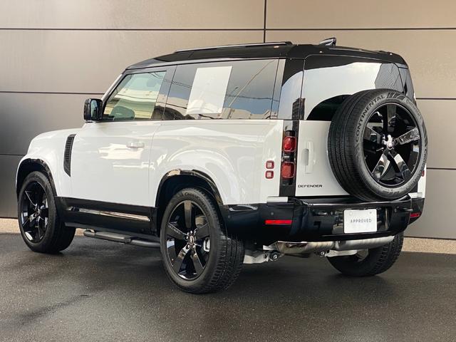 ディフェンダー ９０Ｘ－ダイナミックＨＳＥ　Ｄ３５０　電子制御エアサスペンション　２２インチＡＷ　クリアサイトビューミラー　フロントセンターコンソールクーラーＢＯＸ　コールドクライメートパック　オフロードパック　エクステンデッドブラックエクステリアパック（5枚目）