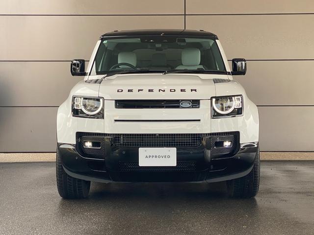 ディフェンダー ９０Ｘ－ダイナミックＨＳＥ　Ｄ３５０　電子制御エアサスペンション　２２インチＡＷ　クリアサイトビューミラー　フロントセンターコンソールクーラーＢＯＸ　コールドクライメートパック　オフロードパック　エクステンデッドブラックエクステリアパック（7枚目）