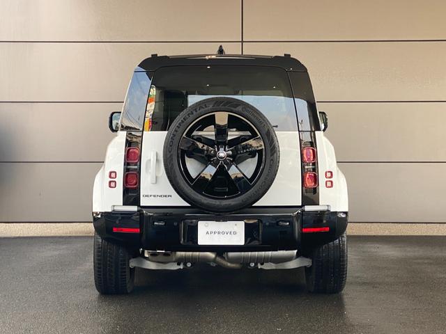 ディフェンダー ９０Ｘ－ダイナミックＨＳＥ　Ｄ３５０　電子制御エアサスペンション　２２インチＡＷ　クリアサイトビューミラー　フロントセンターコンソールクーラーＢＯＸ　コールドクライメートパック　オフロードパック　エクステンデッドブラックエクステリアパック（8枚目）