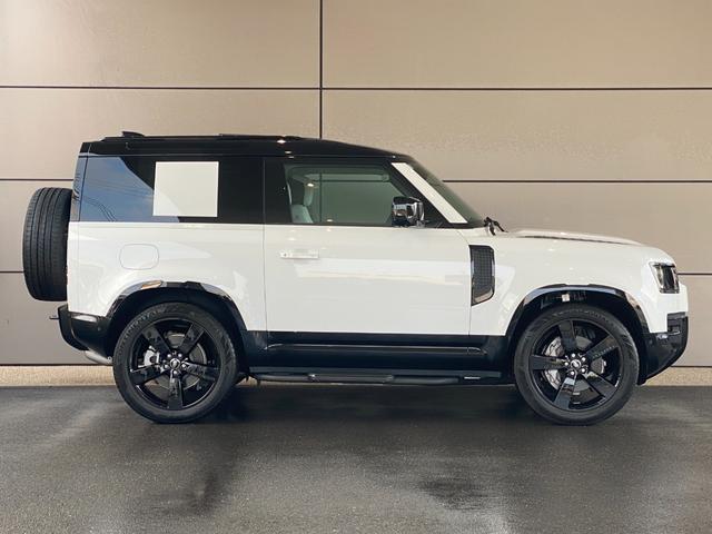 ディフェンダー ９０Ｘ－ダイナミックＨＳＥ　Ｄ３５０　電子制御エアサスペンション　２２インチＡＷ　クリアサイトビューミラー　フロントセンターコンソールクーラーＢＯＸ　コールドクライメートパック　オフロードパック　エクステンデッドブラックエクステリアパック（9枚目）