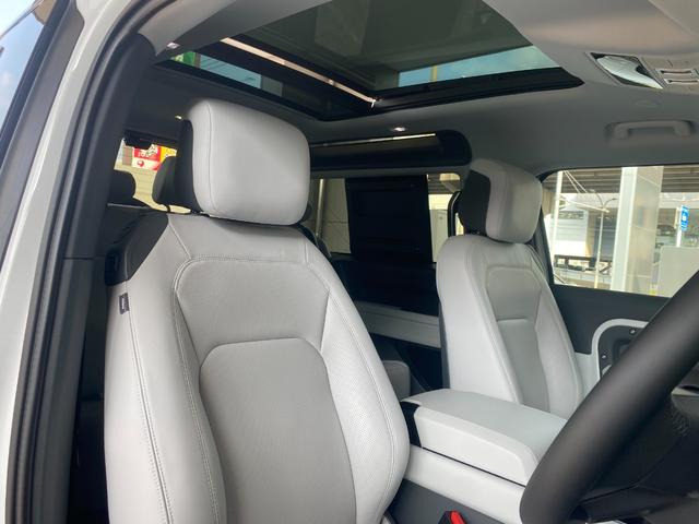 ディフェンダー ９０Ｘ－ダイナミックＨＳＥ　Ｄ３５０　電子制御エアサスペンション　２２インチＡＷ　クリアサイトビューミラー　フロントセンターコンソールクーラーＢＯＸ　コールドクライメートパック　オフロードパック　エクステンデッドブラックエクステリアパック（12枚目）