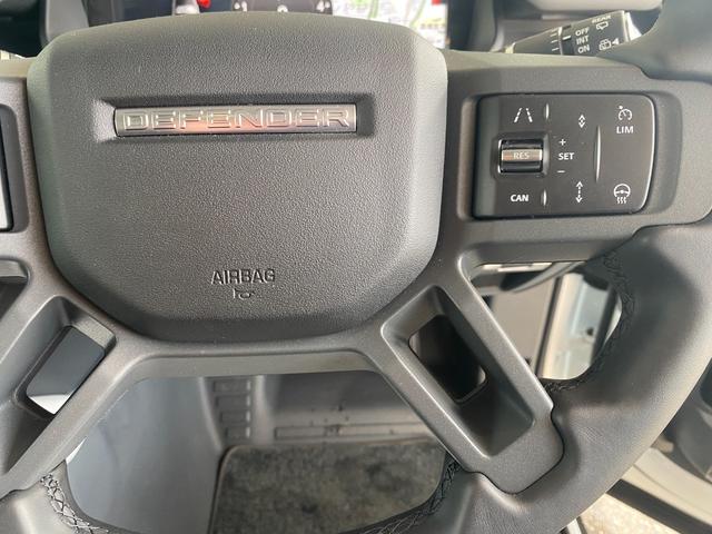 ディフェンダー ９０Ｘ－ダイナミックＨＳＥ　Ｄ３５０　電子制御エアサスペンション　２２インチＡＷ　クリアサイトビューミラー　フロントセンターコンソールクーラーＢＯＸ　コールドクライメートパック　オフロードパック　エクステンデッドブラックエクステリアパック（16枚目）
