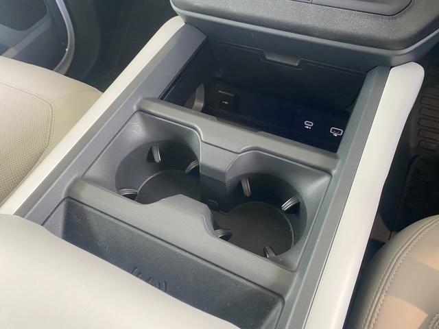 ディフェンダー ９０Ｘ－ダイナミックＨＳＥ　Ｄ３５０　電子制御エアサスペンション　２２インチＡＷ　クリアサイトビューミラー　フロントセンターコンソールクーラーＢＯＸ　コールドクライメートパック　オフロードパック　エクステンデッドブラックエクステリアパック（17枚目）