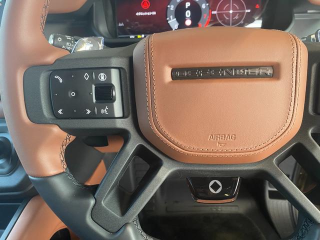 ディフェンダー オクタ　６３５ｐｓ　７５０Ｎ　１オーナー禁煙　マットプロテクティブフィルム（16枚目）