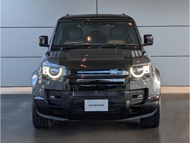 ディフェンダー １１０Ｘ　Ｄ３００　２２インチＡＷ　ＭＥＲＩＤＩＡＮサラウンドシステム　Ｅｘｔｅｎｄｅｄ　Ｂｌａｃｋ　Ｅｘｔｅｒｉｏｒ　Ｐａｃｋ　プライバシーガラス　スライディングパノラミックルーフ　フィックスドサイドステップ（7枚目）