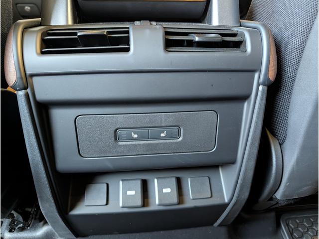 ディフェンダー １１０Ｘ　Ｄ３００　２２インチＡＷ　ＭＥＲＩＤＩＡＮサラウンドシステム　Ｅｘｔｅｎｄｅｄ　Ｂｌａｃｋ　Ｅｘｔｅｒｉｏｒ　Ｐａｃｋ　プライバシーガラス　スライディングパノラミックルーフ　フィックスドサイドステップ（14枚目）