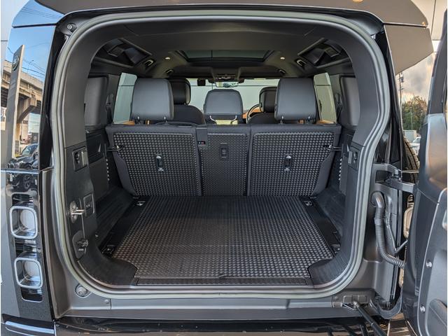 ディフェンダー １１０Ｘ　Ｄ３００　２２インチＡＷ　ＭＥＲＩＤＩＡＮサラウンドシステム　Ｅｘｔｅｎｄｅｄ　Ｂｌａｃｋ　Ｅｘｔｅｒｉｏｒ　Ｐａｃｋ　プライバシーガラス　スライディングパノラミックルーフ　フィックスドサイドステップ（24枚目）