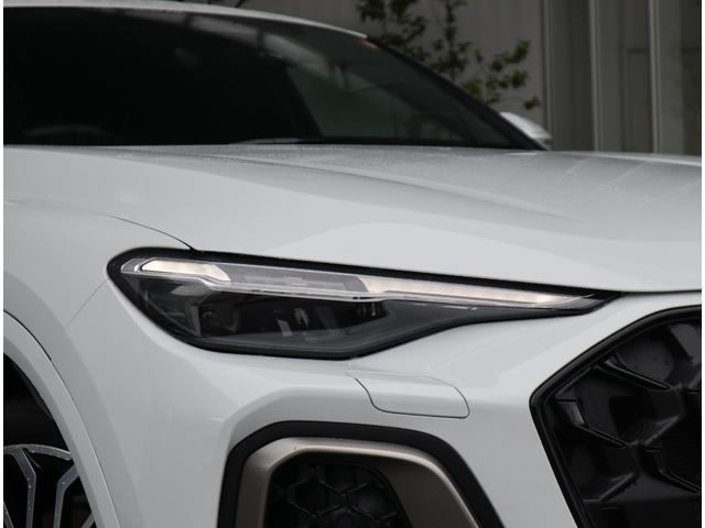 Ｑ５スポーツバック エディションワン　マトリクス　ライティングＰ　テクノロジーＰＲＯ　ブラックＰ　デジタルＯＬＥＤリヤライト　アンビエントＰＲＯ　パッセンジャーＤｉｓｐｌａｙ　電動チルト　ステアリングヒーター　プライバシーガラス　２１ＡＷ（5枚目）