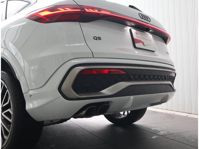 Ｑ５スポーツバック エディションワン　マトリクス　ライティングＰ　テクノロジーＰＲＯ　ブラックＰ　デジタルＯＬＥＤリヤライト　アンビエントＰＲＯ　パッセンジャーＤｉｓｐｌａｙ　電動チルト　ステアリングヒーター　プライバシーガラス　２１ＡＷ（10枚目）