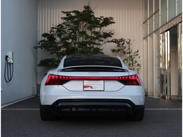 e-トロンGTクワトロ ベースグレード レーザーマトリクス テクノロジーP タングステンカーバイドブレーキ 赤キャリパー レザーシート B&O ワイヤレス e-tronスポーツサウンド 21AW(24枚目)