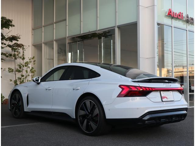 e-トロンGTクワトロ ベースグレード レーザーマトリクス テクノロジーP タングステンカーバイドブレーキ 赤キャリパー レザーシート B&O ワイヤレス e-tronスポーツサウンド 21AW(25枚目)