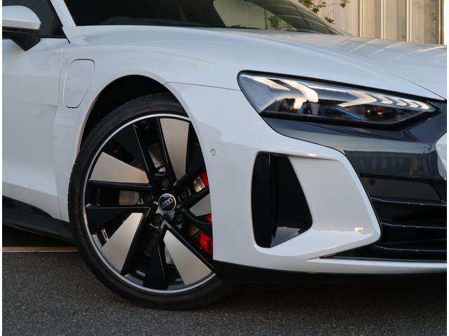 e-トロンGTクワトロ ベースグレード レーザーマトリクス テクノロジーP タングステンカーバイドブレーキ 赤キャリパー レザーシート B&O ワイヤレス e-tronスポーツサウンド 21AW(29枚目)