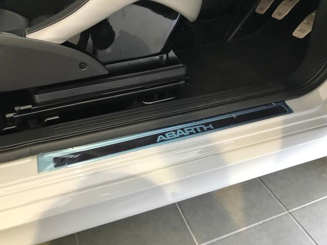 コンペティツィオーネ 5速MT 新車保証継承 カーボンシート(16枚目)