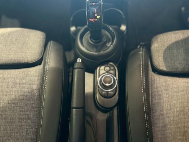 MINI クーパー プレミアムプラスパッケージクラシックトリム AppleCarPlay バックカメラ ハーフレザーシート ミラー一体型ETC クルーズコントロール(20枚目)