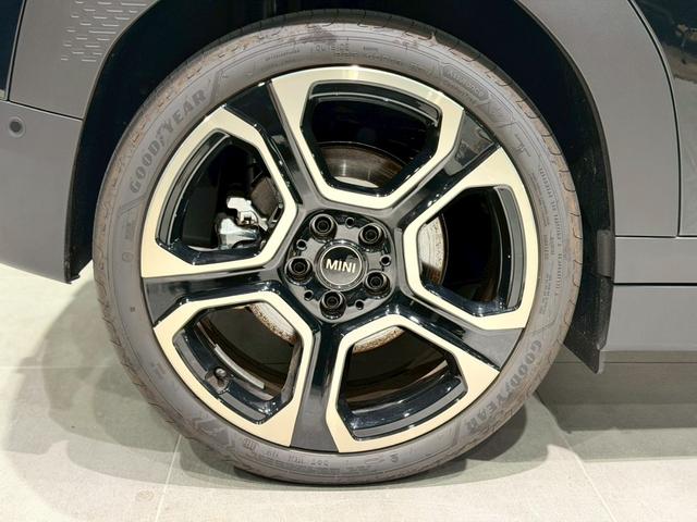 MINI エースマンSE フェイバリット・トリム MPKG 19インチアルミ AppleCarPlay サラウンドビューモニター バックモニター シートヒーター ドライブレコーダー スマートキー Harman/Kardon(5枚目)