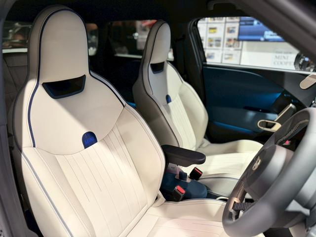 MINI エースマンSE フェイバリット・トリム MPKG 19インチアルミ AppleCarPlay サラウンドビューモニター バックモニター シートヒーター ドライブレコーダー スマートキー Harman/Kardon(11枚目)