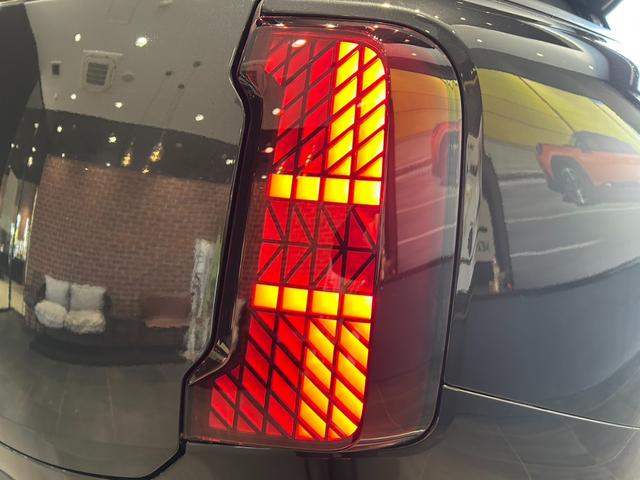 ＭＩＮＩ カントリーマンＣ　クラシック・トリム　ＣＬＡＳＳＩＣＴＲＩＭ　М－ＰＫＧ　１８インチアルミ　純正ナビ　バックカメラ　ＥＴＣ　シートヒーター　ステアリングヒーター（22枚目）