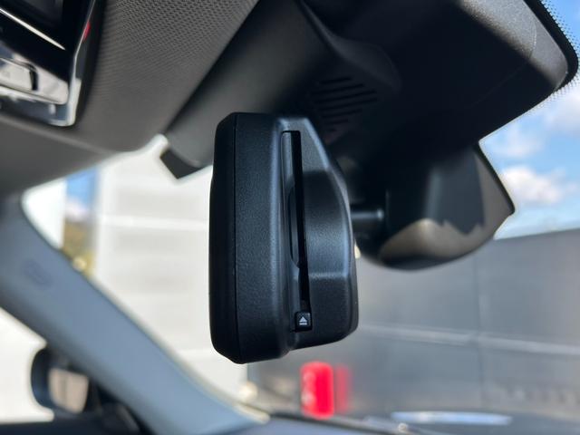 ＭＩＮＩ カントリーマンＣ　クラシック・トリム　ＣＬＡＳＳＩＣＴＲＩＭ　М－ＰＫＧ　１８インチアルミ　純正ナビ　バックカメラ　ＥＴＣ　シートヒーター　ステアリングヒーター（26枚目）