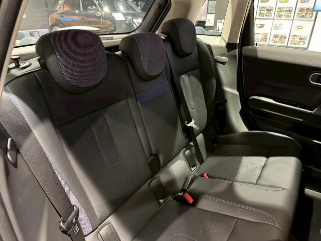 ＭＩＮＩ クーパーＳ　クラシック・トリム　ＣＬＡＳＳＩＣＴＲＩＭ　１７インチ純正ホイール　純正ナビ　バックカメラ　ＥＴＣ　シートヒーター（12枚目）