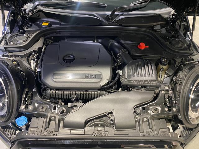 ＭＩＮＩ クーパーＳ　クラシック・トリム　シートヒーター　ヘッドアップディスプレイ　１７インチアルミ　純正ドラレコ前後（18枚目）