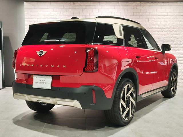MINI カントリーマンD フェイバリット・トリム フェイバードトリム Mパッケージ 19インチカレイドスポーク 全方位カメラ ドラレコ(5枚目)
