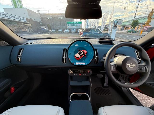 MINI カントリーマンD フェイバリット・トリム フェイバードトリム Mパッケージ 19インチカレイドスポーク 全方位カメラ ドラレコ(9枚目)