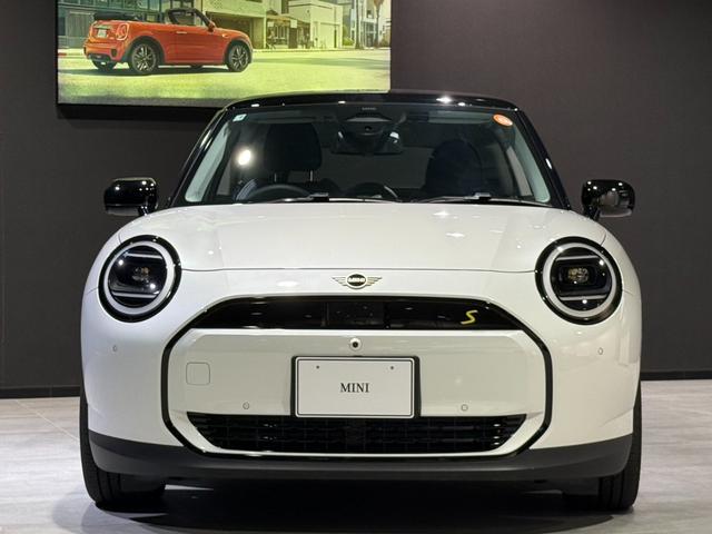 ＭＩＮＩ クーパーＳＥ　クラシック・トリム　クラシックトリム　ＥＴＣ２．０　アクティブクルーズコントロール　電気自動車　シートヒーター（2枚目）