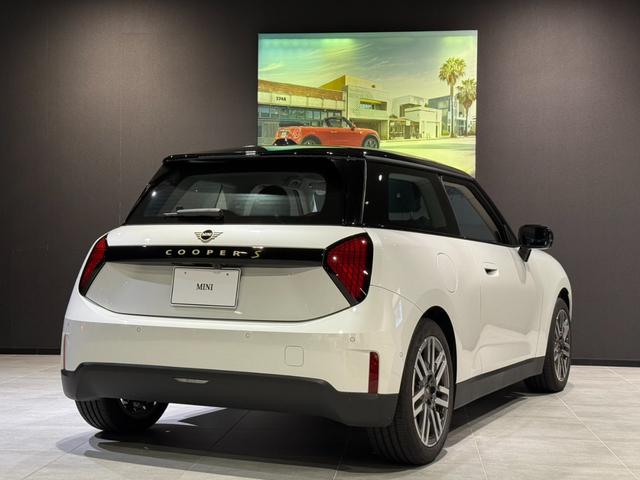 ＭＩＮＩ クーパーＳＥ　クラシック・トリム　クラシックトリム　ＥＴＣ２．０　アクティブクルーズコントロール　電気自動車　シートヒーター（7枚目）