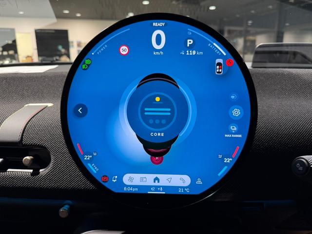 ＭＩＮＩ クーパーＳＥ　クラシック・トリム　クラシックトリム　ＥＴＣ２．０　アクティブクルーズコントロール　電気自動車　シートヒーター（16枚目）