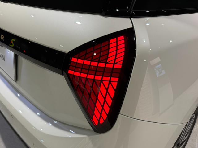 ＭＩＮＩ クーパーＳＥ　クラシック・トリム　クラシックトリム　ＥＴＣ２．０　アクティブクルーズコントロール　電気自動車　シートヒーター（29枚目）