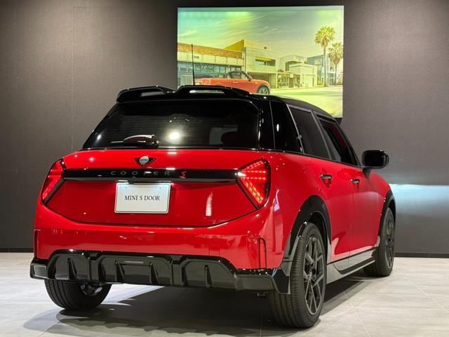ＭＩＮＩ クーパーＳ　ジョン・クーパー・ワークス・トリム　ジョンクーパーワークストリム　１７インチアルミホイール　シートヒーター　ＥＴＣ２．０　パドルシフトつき（6枚目）