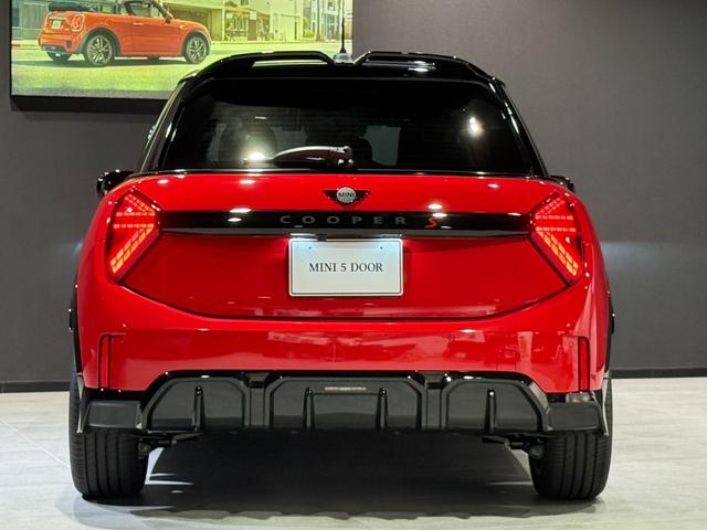 ＭＩＮＩ クーパーＳ　ジョン・クーパー・ワークス・トリム　ジョンクーパーワークストリム　１７インチアルミホイール　シートヒーター　ＥＴＣ２．０　パドルシフトつき（7枚目）