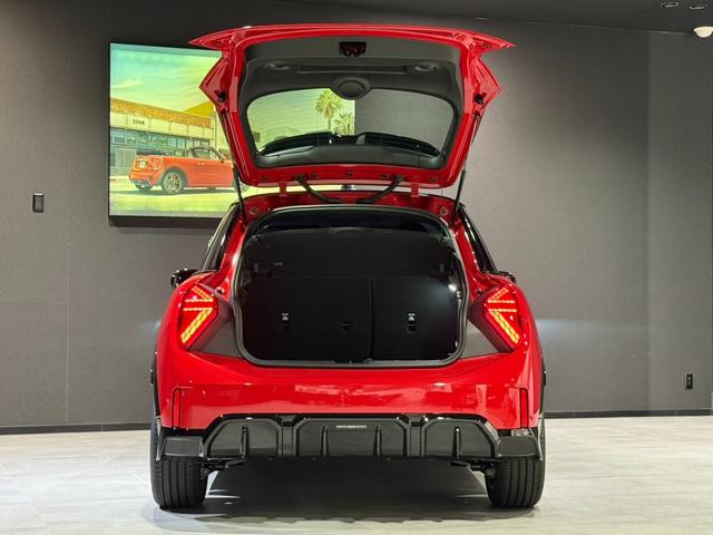 ＭＩＮＩ クーパーＳ　ジョン・クーパー・ワークス・トリム　ジョンクーパーワークストリム　１７インチアルミホイール　シートヒーター　ＥＴＣ２．０　パドルシフトつき（8枚目）