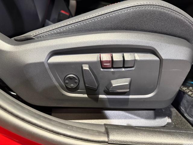 ＭＩＮＩ クーパーＳ　ジョン・クーパー・ワークス・トリム　ジョンクーパーワークストリム　１７インチアルミホイール　シートヒーター　ＥＴＣ２．０　パドルシフトつき（26枚目）