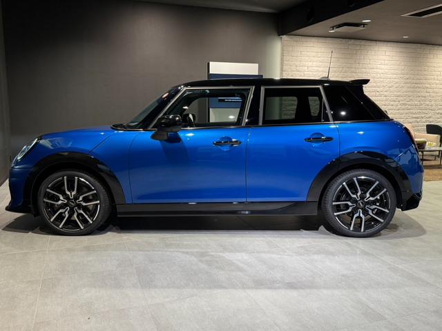 MINI クーパーS ジョン・クーパー・ワークス・トリム ジョンクーパーワークストリム 18インチアルミホイール シートヒーター ETC2.0 パドルシフトつき(3枚目)