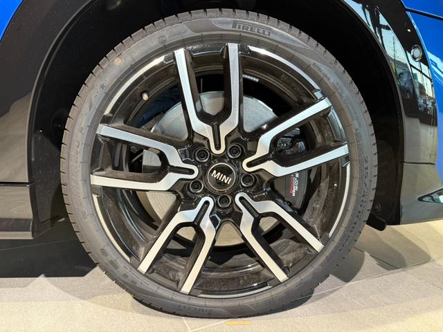 MINI クーパーS ジョン・クーパー・ワークス・トリム ジョンクーパーワークストリム 18インチアルミホイール シートヒーター ETC2.0 パドルシフトつき(8枚目)