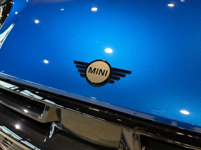 MINI クーパーS ジョン・クーパー・ワークス・トリム ジョンクーパーワークストリム 18インチアルミホイール シートヒーター ETC2.0 パドルシフトつき(32枚目)