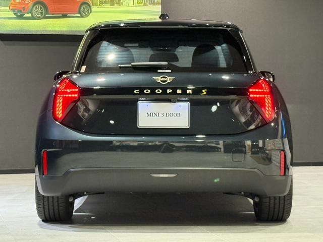 ＭＩＮＩ クーパーＳＥ　フェイバリット・トリム　フェイバリットトリム　ＥＴＣ２．０　アクティブクルーズコントロール　ＡＰＰＬＥ　ＣＡＲ　ＰＬＡＹ（7枚目）