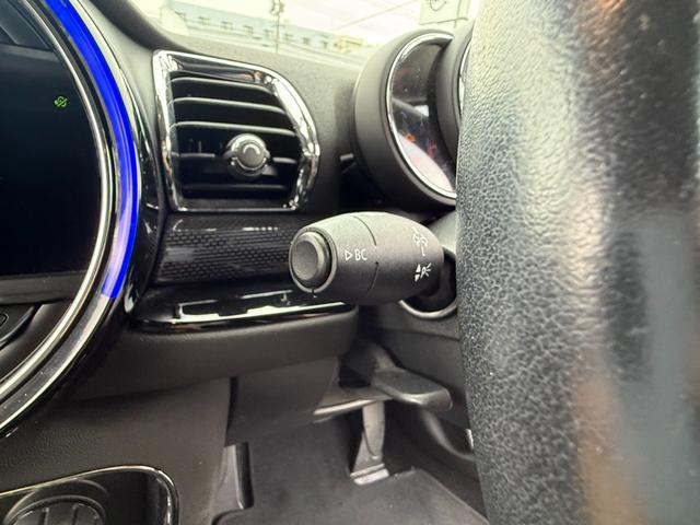 ＭＩＮＩ クーパーＤ　クラブマン　純正ナビ　１８インチアルミホイール　ＥＴＣ２．０　アクティブクルーズコントロール（9枚目）