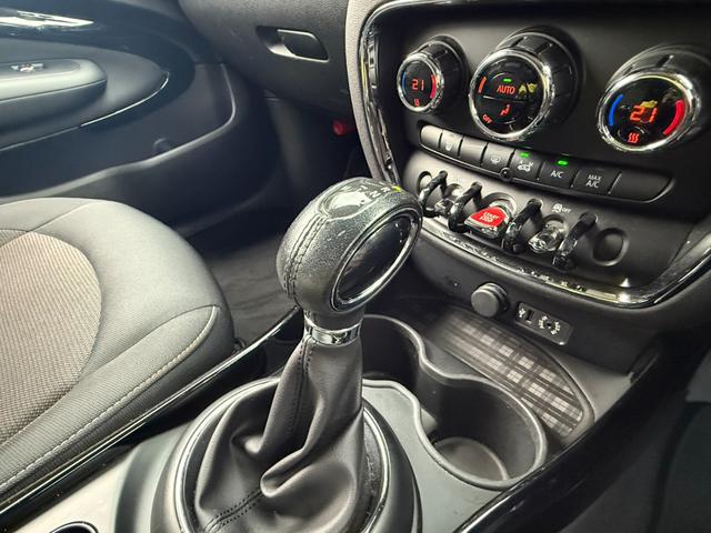 ＭＩＮＩ クーパーＤ　クラブマン　純正ナビ　１８インチアルミホイール　ＥＴＣ２．０　アクティブクルーズコントロール（19枚目）