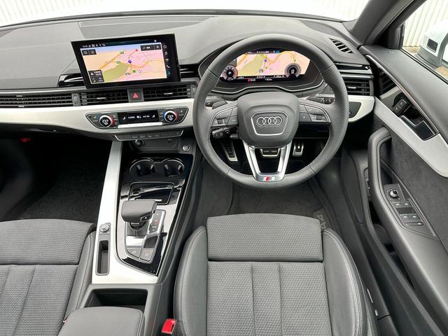 ３５ＴＦＳＩ　Ｓライン　ナビ　スマートキー　Ｃａｒ　ｐｌａｙ　パワーシート　シートヒーター　ハーフレザーシート　アンビエントライト　ＥＴＣ　ＴＶチューナー　３スポットクーラー　禁煙車　認定中古車(8枚目)