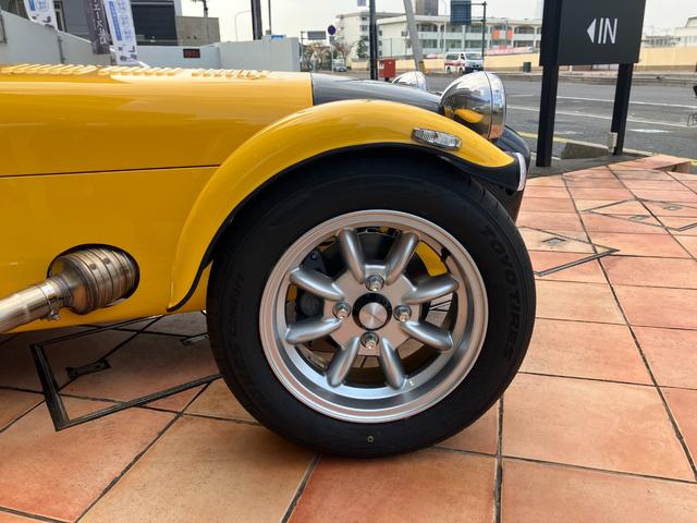 ケータハムその他 　Ｃａｔｅｒｈａｍ　　Ｓｅｖｅｎ　３４０Ｓ　新車未登録車　ファイヤークラックイエロー（16枚目）