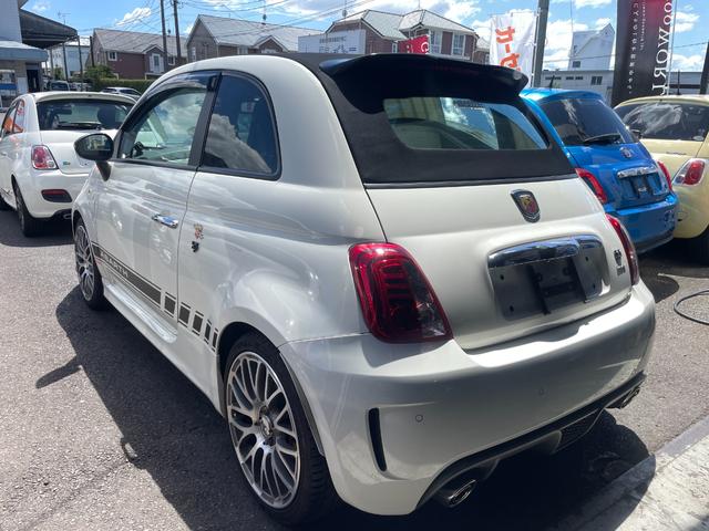 アバルト595C ツーリズモ(6枚目)