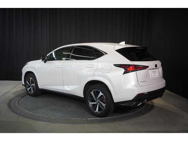 NX NX300 スパイス&シック 認定中古車 シートベンチレーション パワーバックドア ブラインドスポットモニター カラードフェンダー(4枚目)